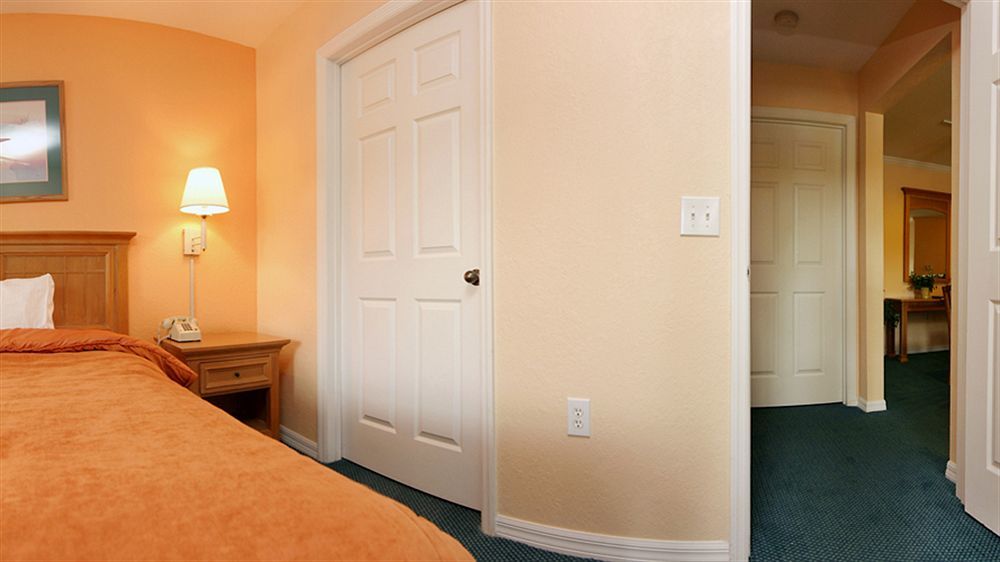 Mainsail Tampa Extended Stay Bagian luar foto